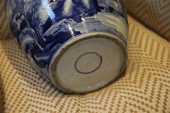 A large Chinese blue and white ovoid jar, in Kangxi style, 36.5cm.